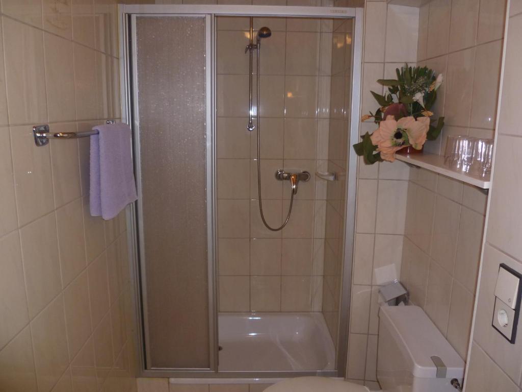A bathroom at Appartment Spoettl