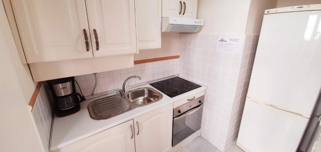 Kuchyňa alebo kuchynka v ubytovaní Fan Flat Carretería