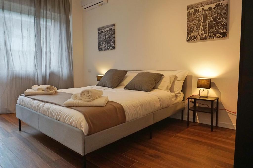 A bed or beds in a room at Sevi modern stay