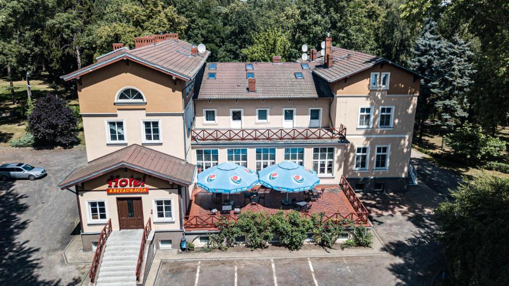 Pemandangan dari udara bagi Dworek Brodowo Restauracja Hotel Przyjęcia