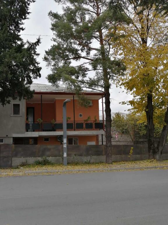 Budova, kde se penzion – hostinec nachází