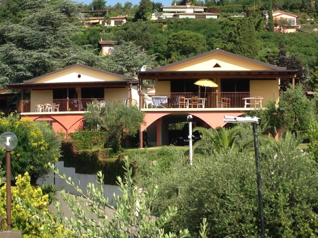 The building in which az apartmanhoteleket is located