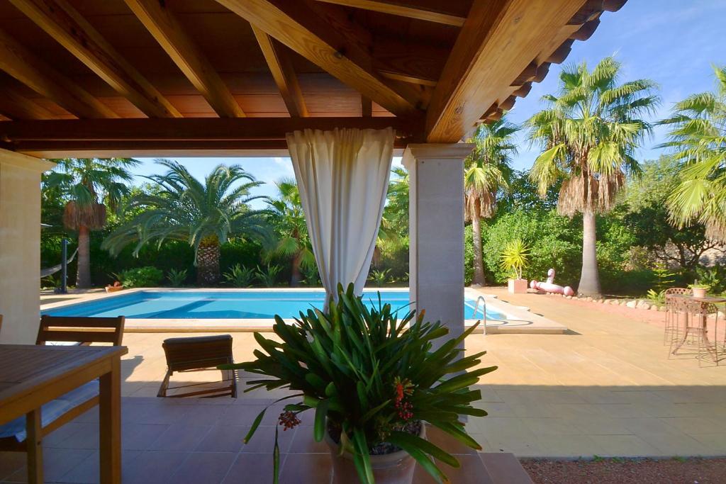 Caricuao house, Palmanyola – Updated 2023 Prices