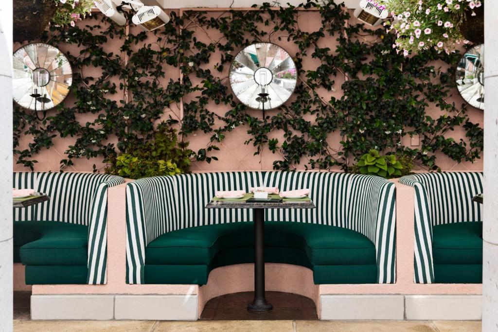 Posezení v ubytování The Beverly Hills Hotel - Dorchester Collection