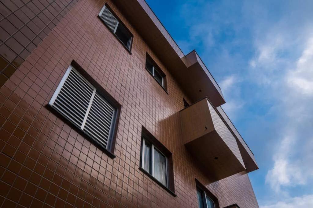  Apartamento Praia Grande Ubatuba 2 vagas garagem Internet WiFi