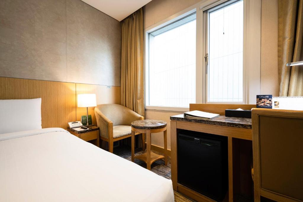 Stanford Hotel Seoul - Standaard Tweepersoonskamer Met 2 Aparte Bedden