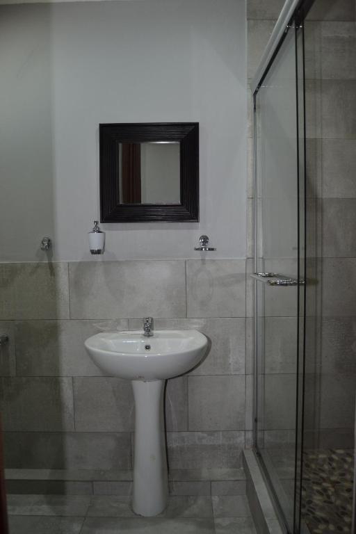 Koupelna v ubytování African Sands Guesthouse LOAD SHEDDING FREE