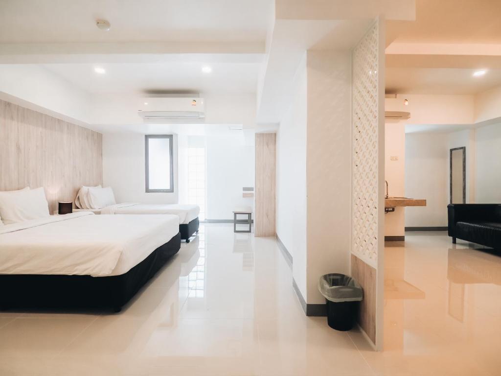 Loyy Hotel - Executive Triple Room