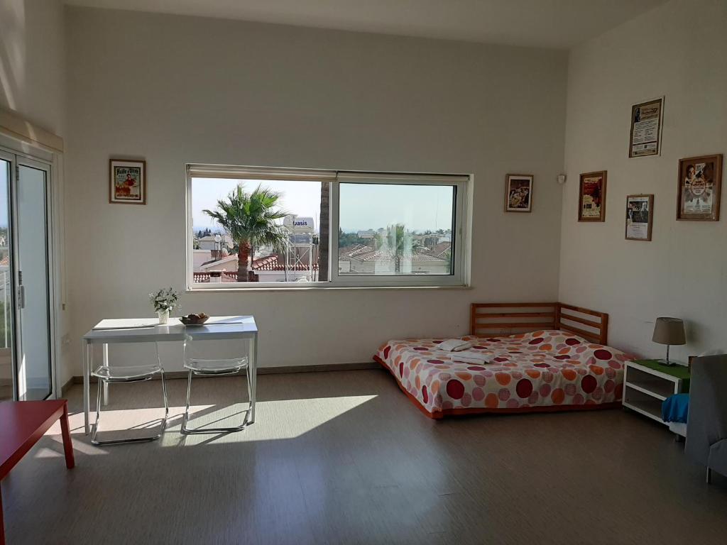 Limassol sea view studio - Studio Apartment With Sea View