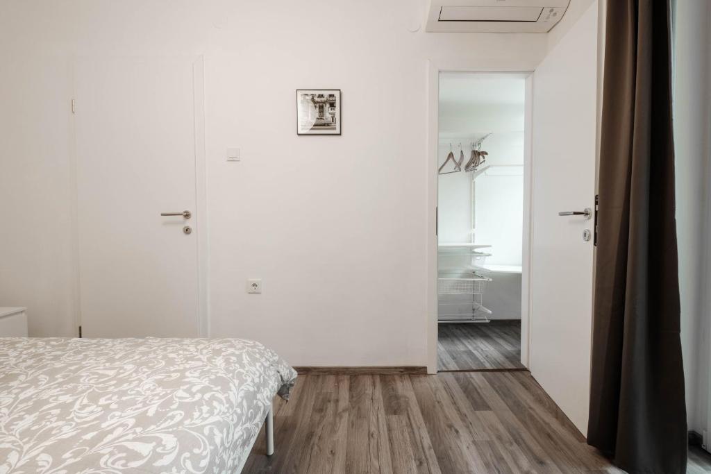 Periva Apartment Zagreb - 14