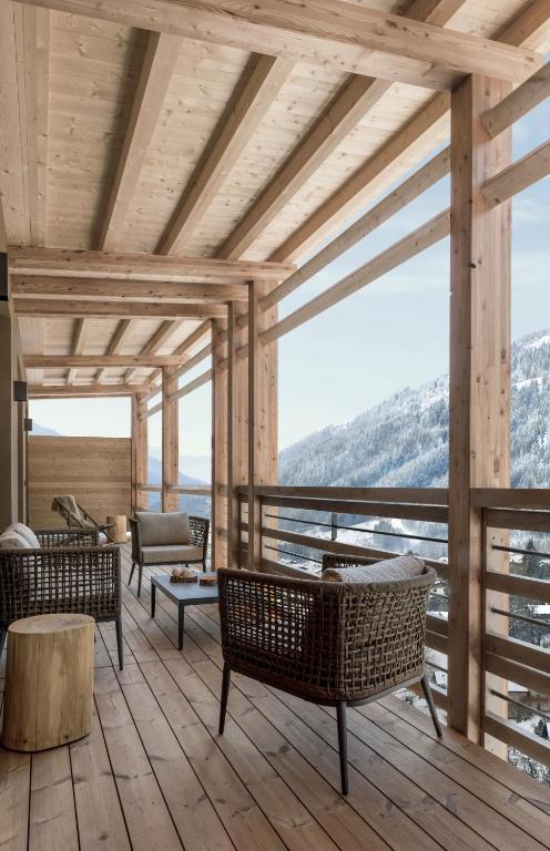 Nespecifikovaný výhled na hory nebo výhled na hory při pohledu z hotelu