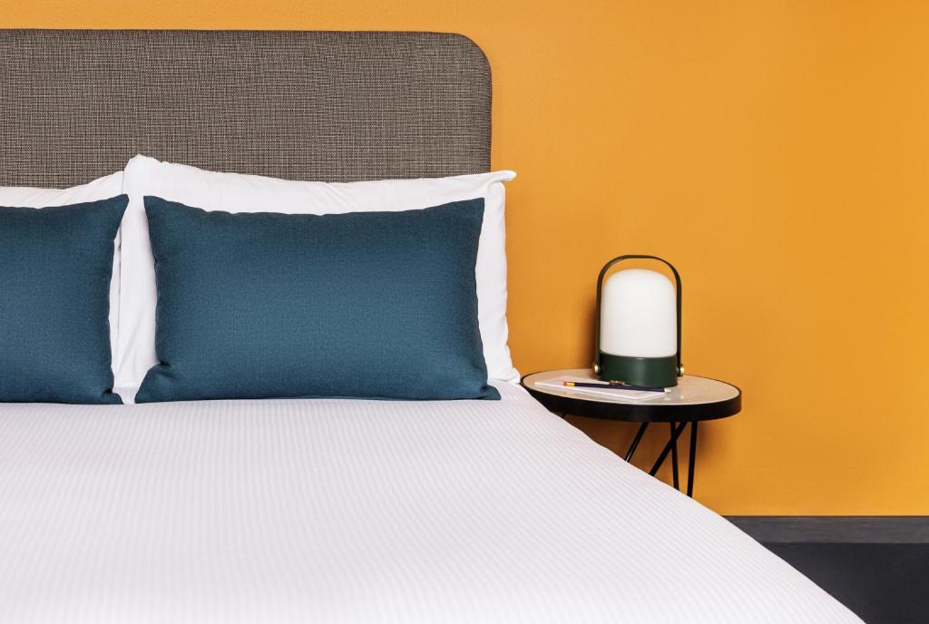 
Twin or Triple Room with Shared Bathroom
