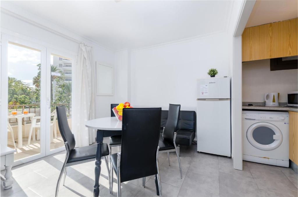 Kuchyň nebo kuchyňský kout v ubytování Alcudia Apartments