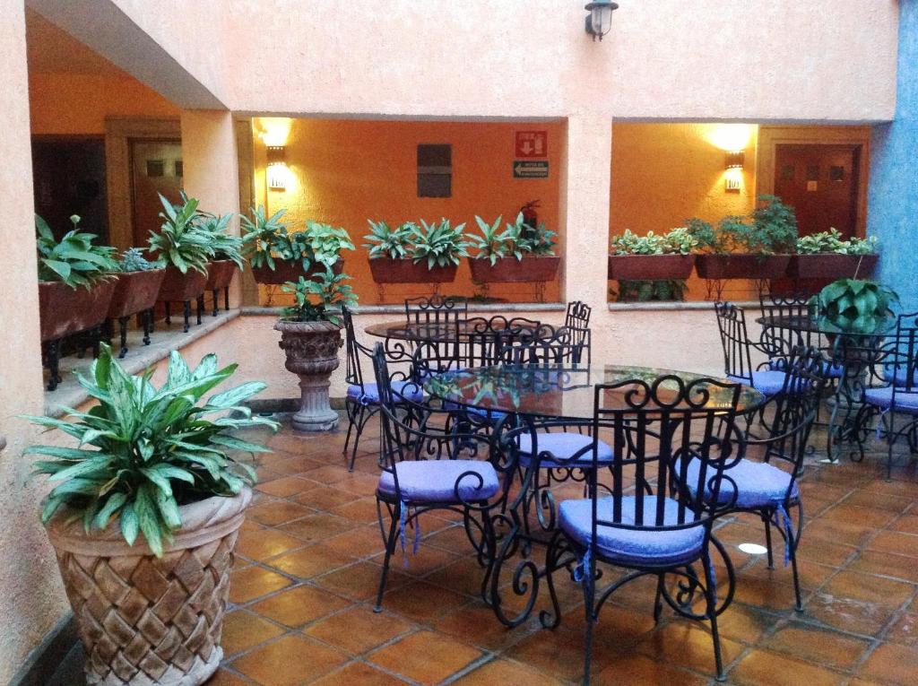 Restaurace v ubytování Hotel La Rienda Mision Tequillan