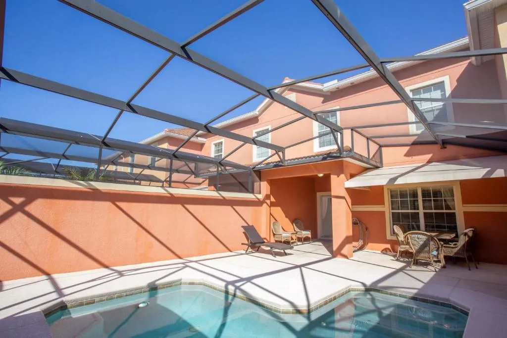 Stunning 4 Bd w/ Pool Close to Disney 8940, Kissimmee, United States