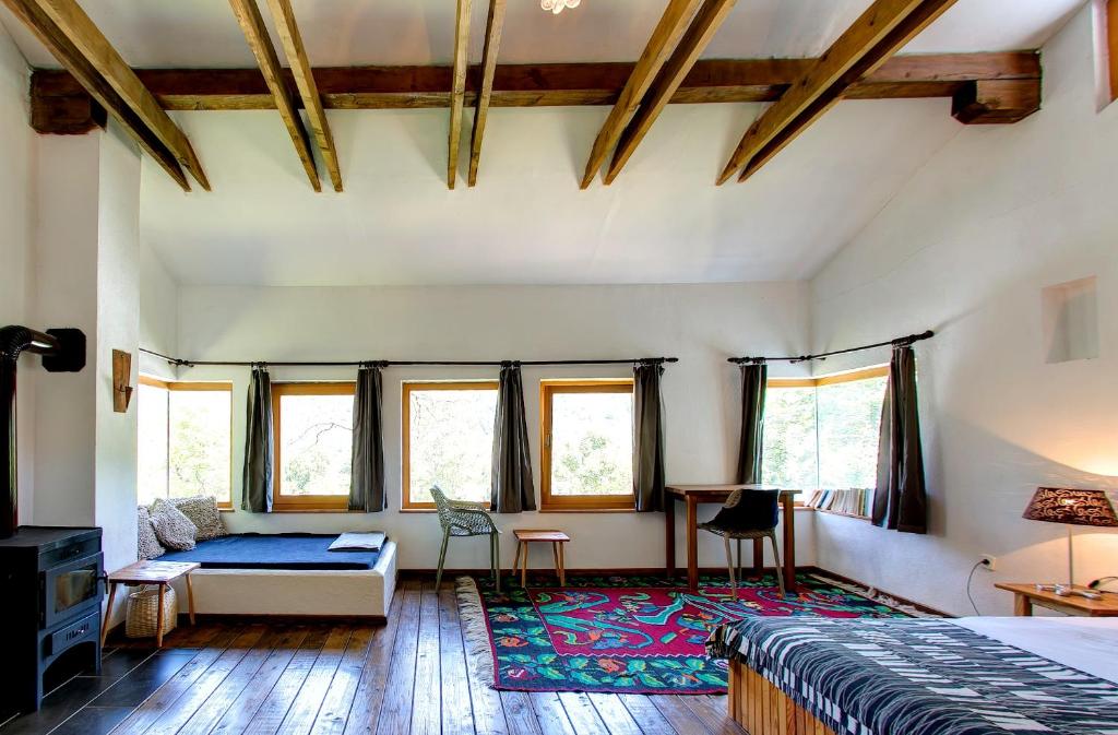 Postel nebo postele na pokoji v ubytování Herzegovina Lodges Boracko Jezero