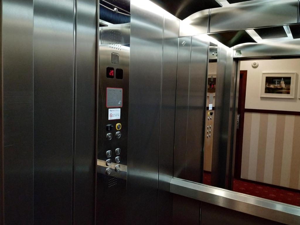 Hotel Stare Miasto Old Town - Resim 35