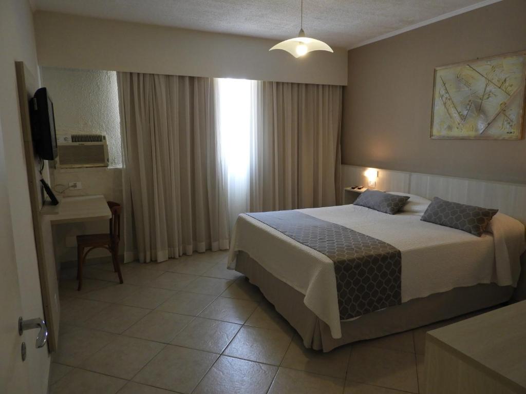  Hotel Binder Quality Inn