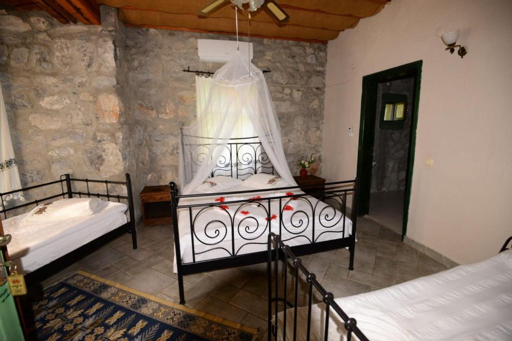 Otantik Tas Ev - Family Room