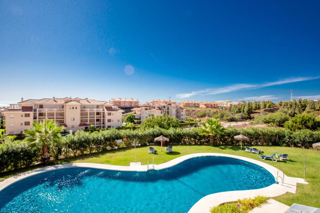 Booking.com: Lets in the Sun Mijas Costa Apartment , Mijas ...