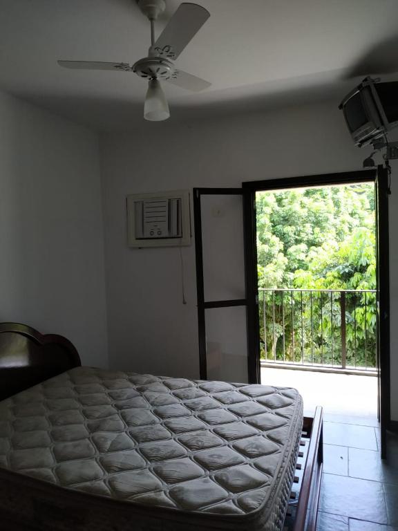  Apartamento Praia Enseada- Perto da praia - Edificio Marina