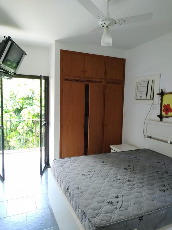  Apartamento Praia Enseada- Perto da praia - Edificio Marina