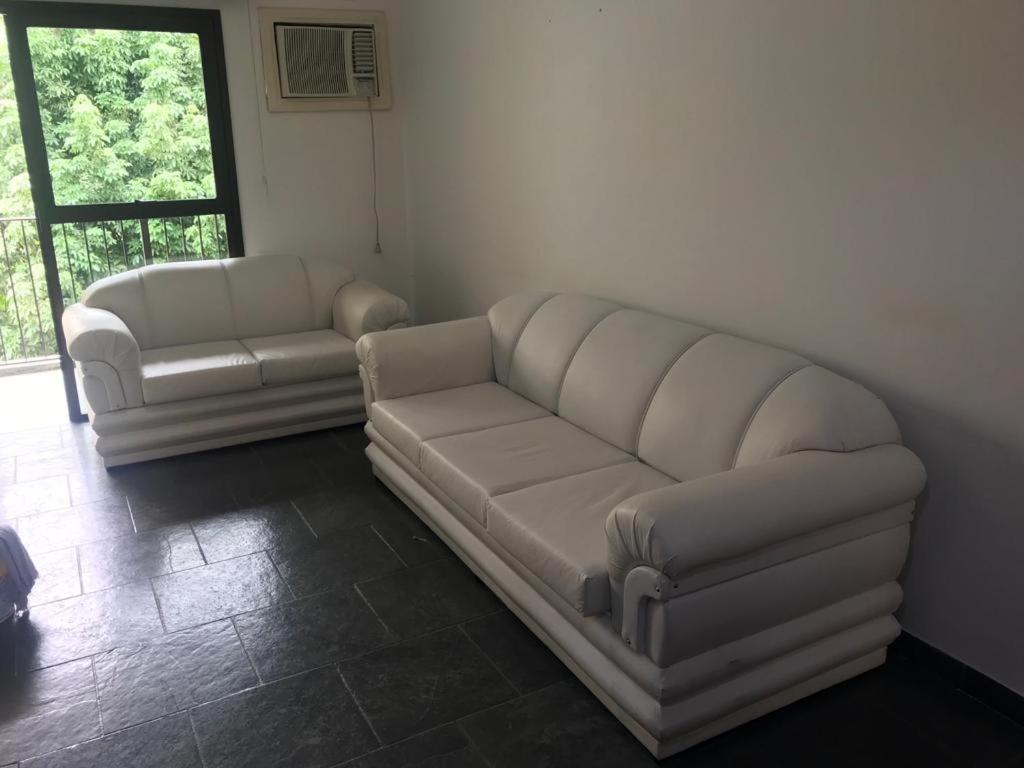  Apartamento Praia Enseada- Perto da praia - Edificio Marina