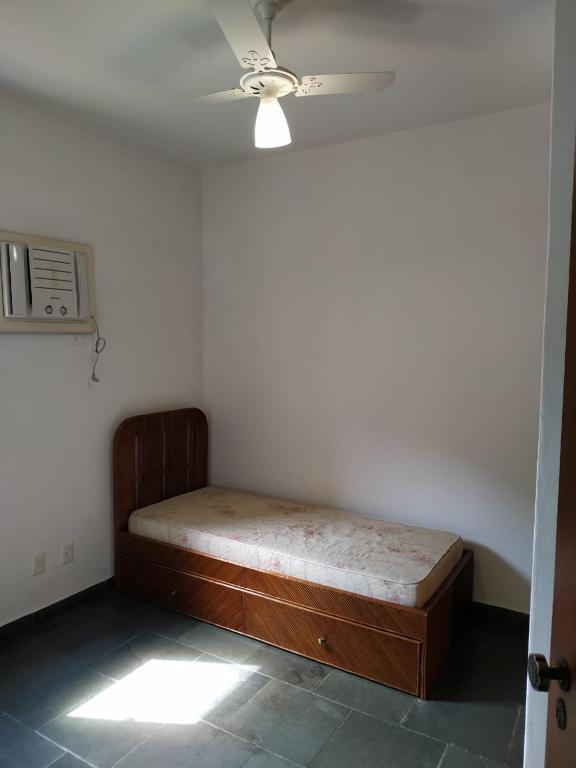  Apartamento Praia Enseada- Perto da praia - Edificio Marina