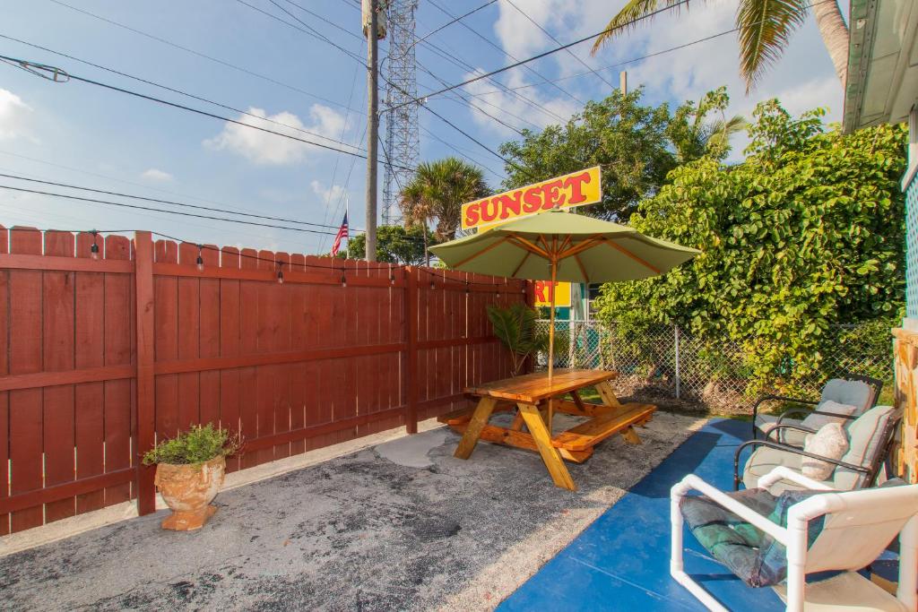 Sunset Cove Beach Resort - Diver Den 2