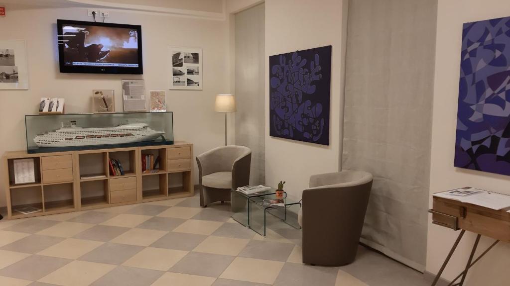 A television and/or entertainment centre at Nuovo Albergo Operai