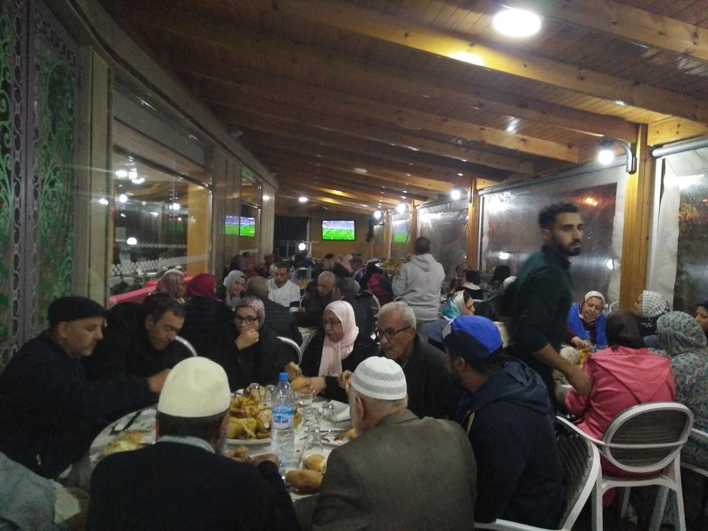 Huéspedes de Hôtel Hadaik Ain Asserdoune