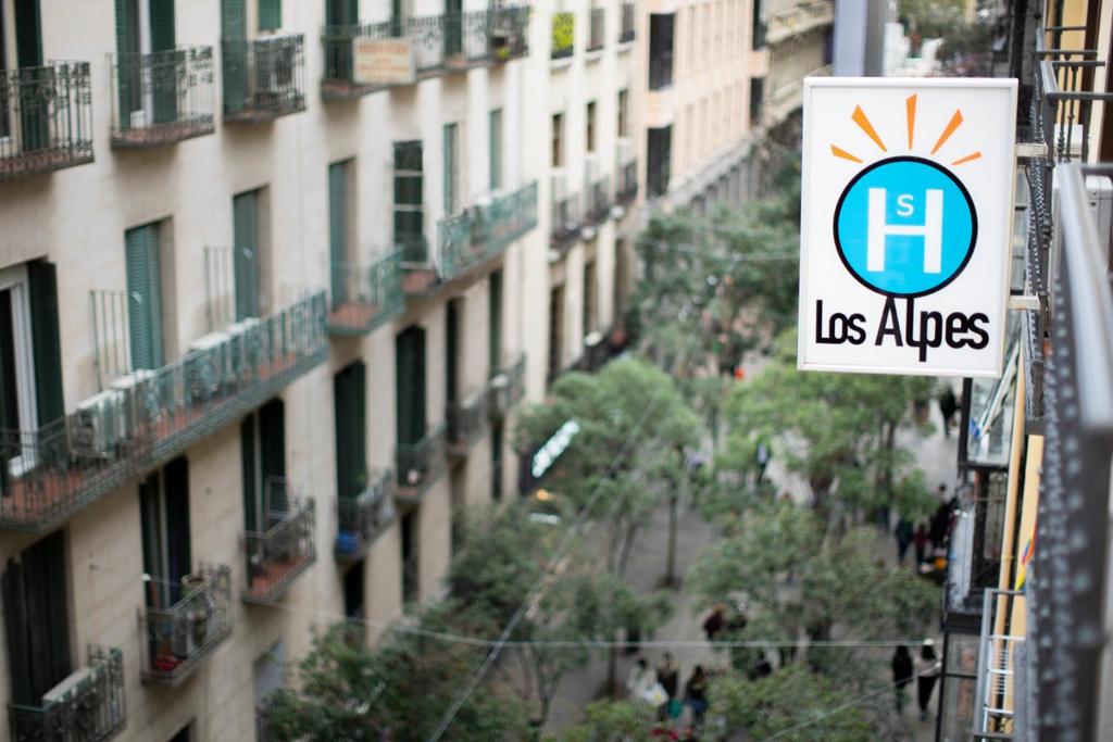 Fotografie z fotogalerie ubytování Hostal Los Alpes v destinaci Madrid
