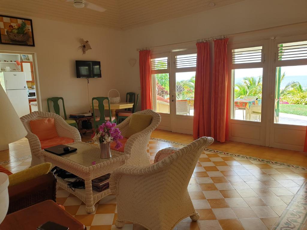 Posezení v ubytování Villa Guadeloupe Saint François Accès Mer Piscine IGUANA BAY - Villa Zagadi