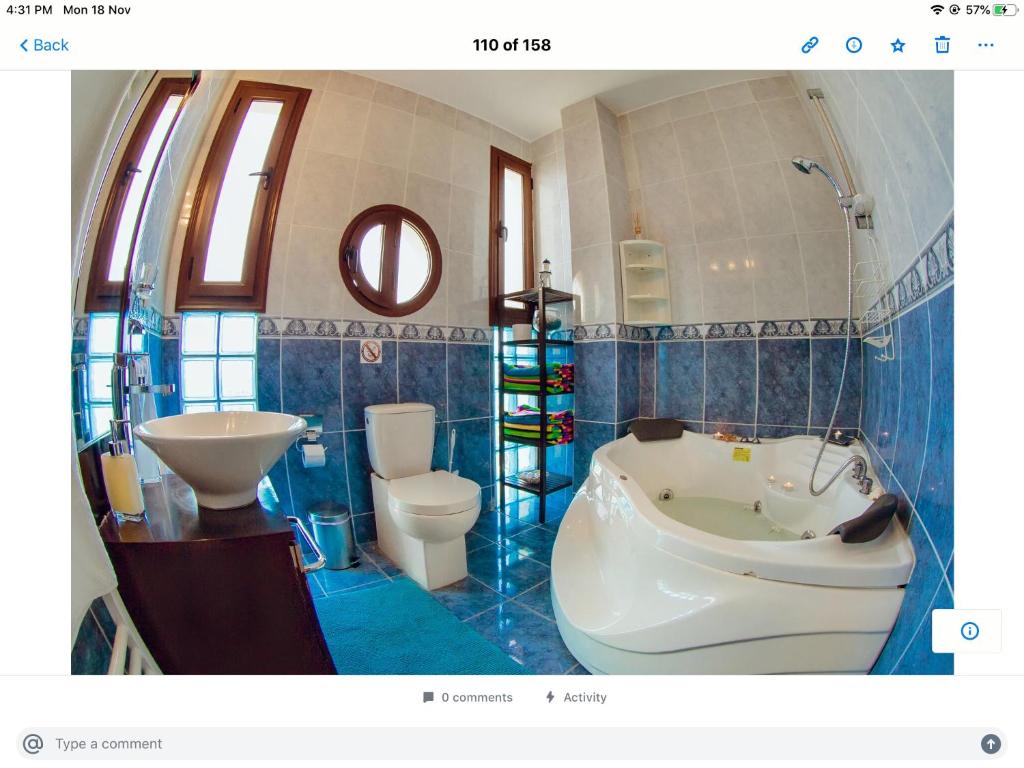 Koupelna v ubytování Kallinousa Beach Villa