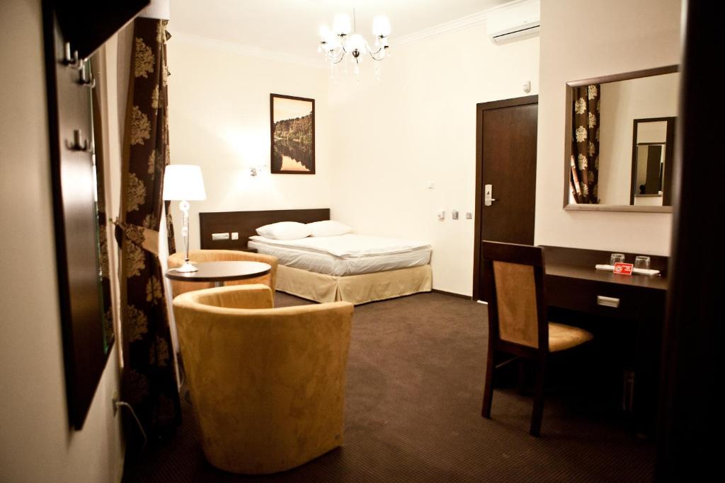 A room at the Hotel Sokolowska Airport Modlin.