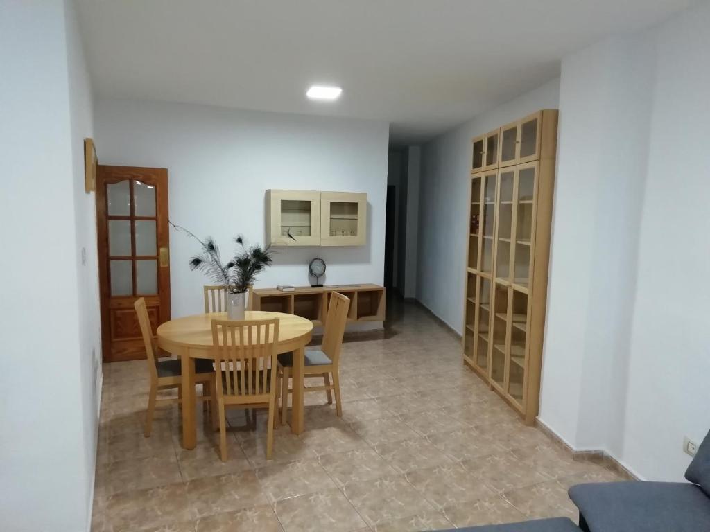 Fotografie z fotogalerie ubytování THREE BEDROOM APARTAMENT II NEAR SANTA CRUZ v destinaci Santa Cruz de Tenerife
