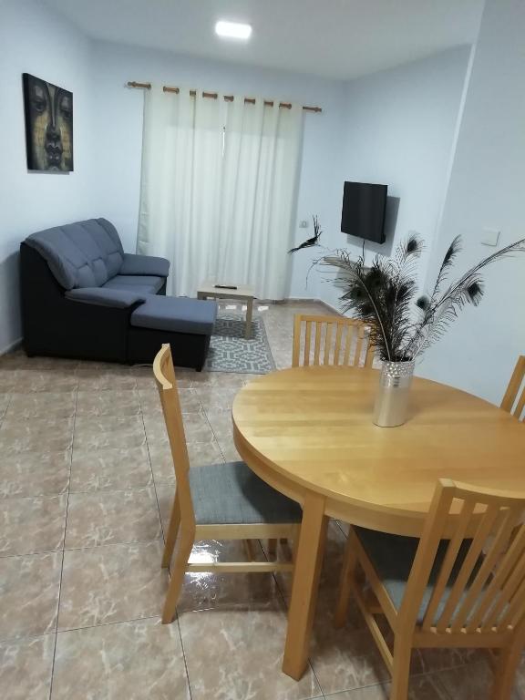 Posezení v ubytování THREE BEDROOM APARTAMENT II NEAR SANTA CRUZ