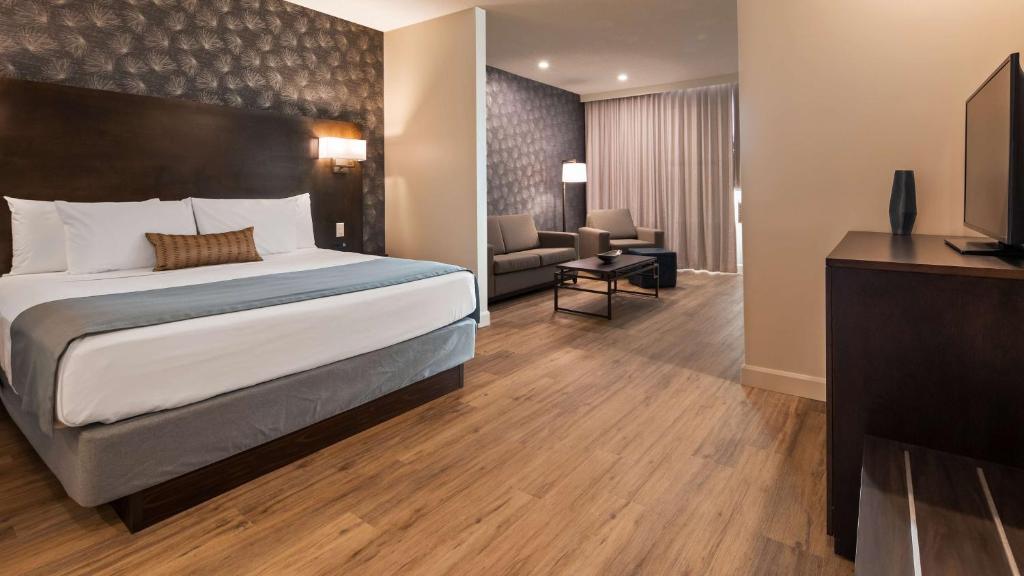 Postel nebo postele na pokoji v ubytování Best Western Plus Montreal East