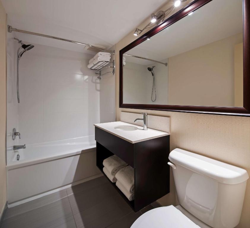 Best Western Plus Montreal Downtown- Hotel Europa - Habitación Estándar Con 2 Camas Dobles