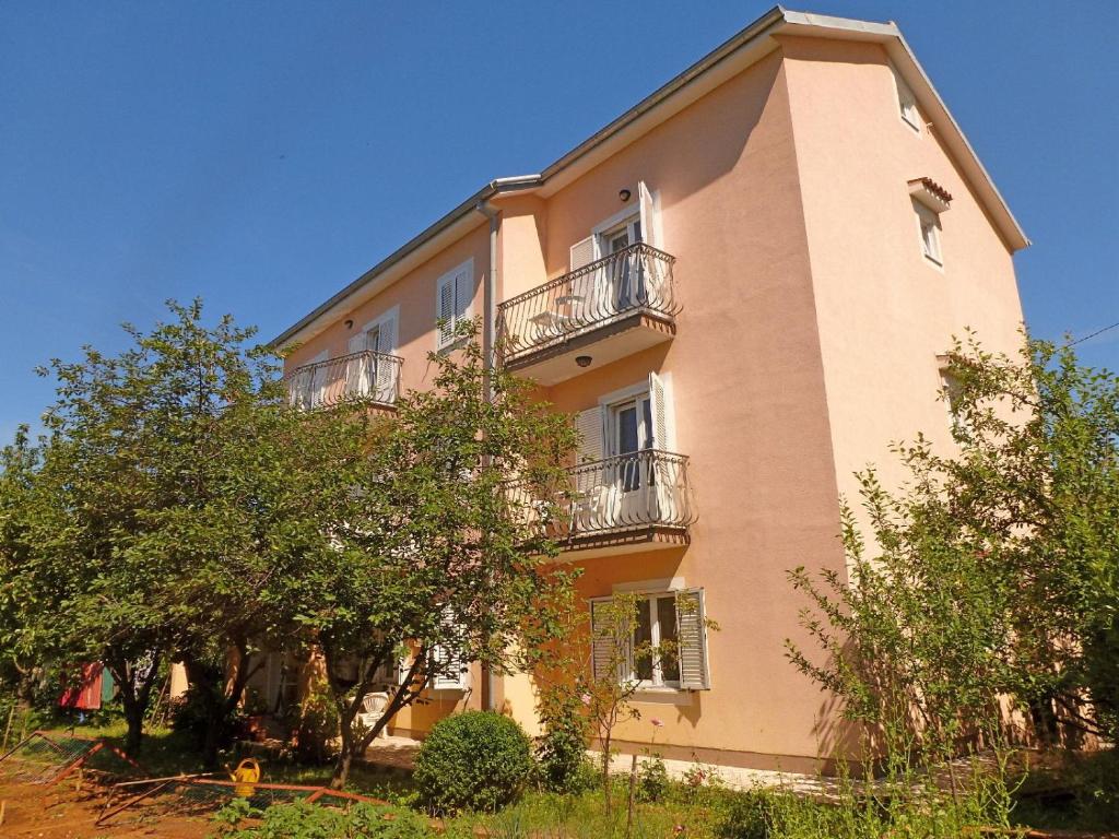 Budova, kde se apartmán nachází