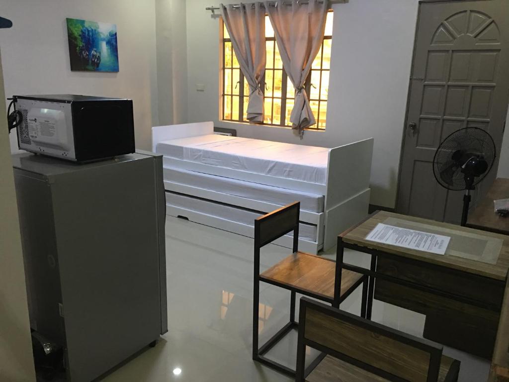 Beinte Singko de Marso Apartments - Appartement Met Balkon