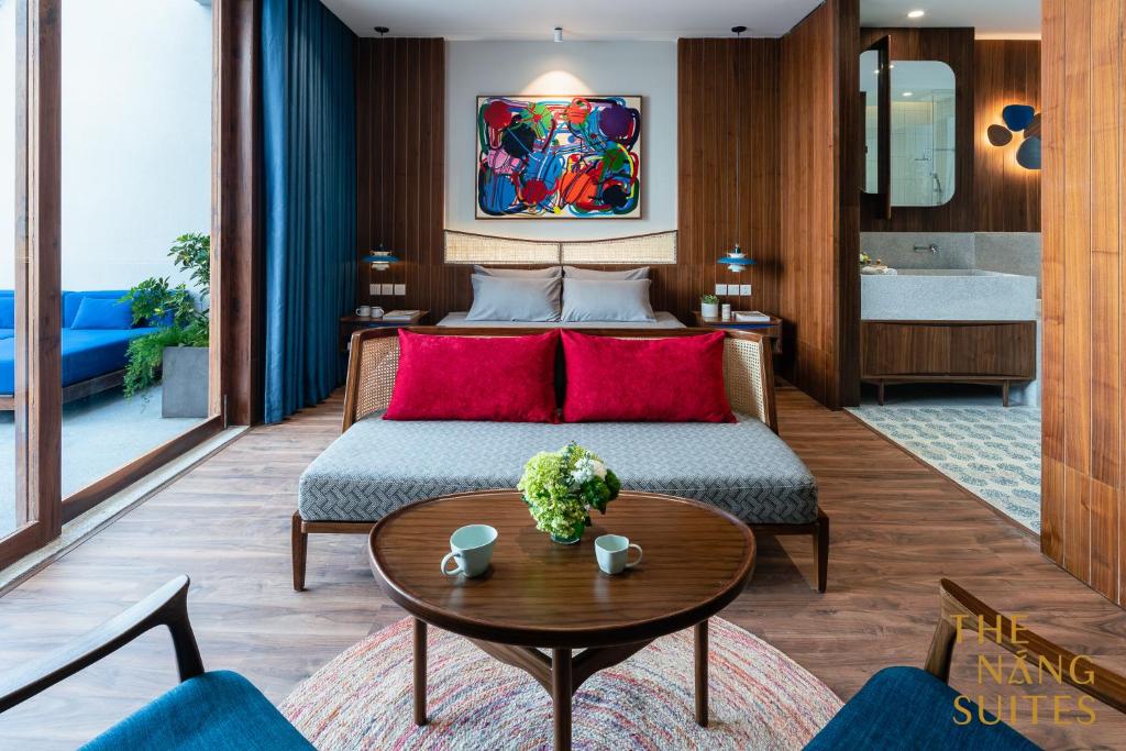 The Nang Suites - Penthouse Apartment