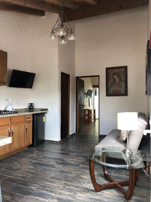 Kuchyň nebo kuchyňský kout v ubytování CHIFLON VILLAS