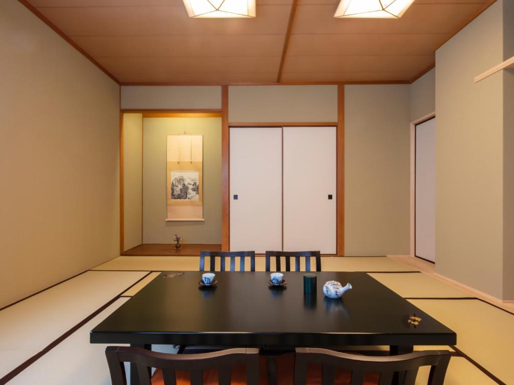 Gion Ryokan Karaku - Superior Room