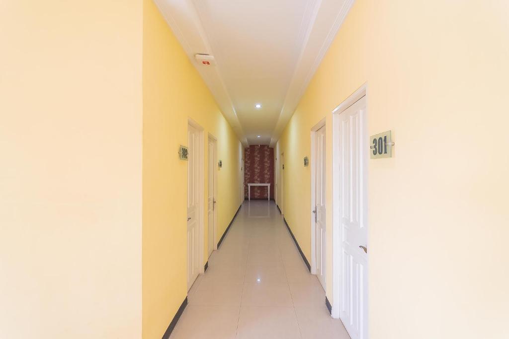 Fotografie z fotogalerie ubytování RedDoorz at H Agus Salim Street Pontianak v destinaci Pontianak