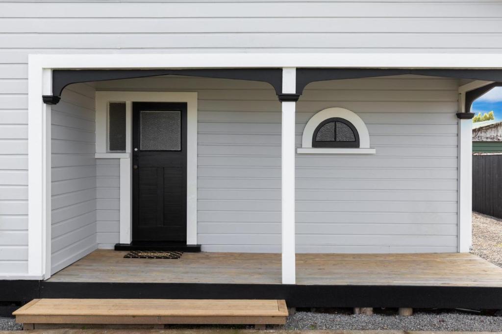 Te Waiharakeke Holiday Home - Resim 11