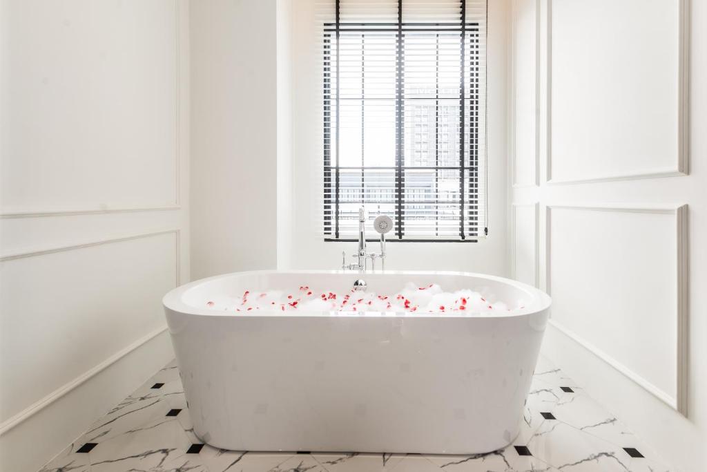 One Patio Hotel Pattaya - SHA Extra Plus - Resim 17