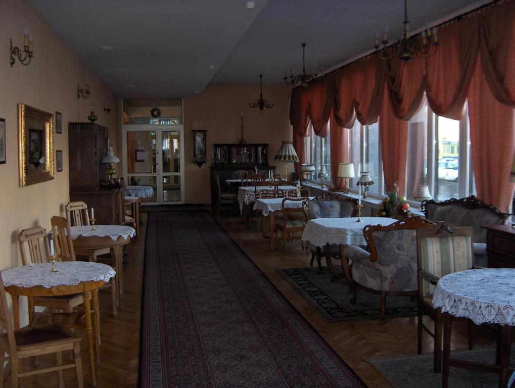 Restauracja lub miejsce do jedzenia w obiekcie Hotel Konin