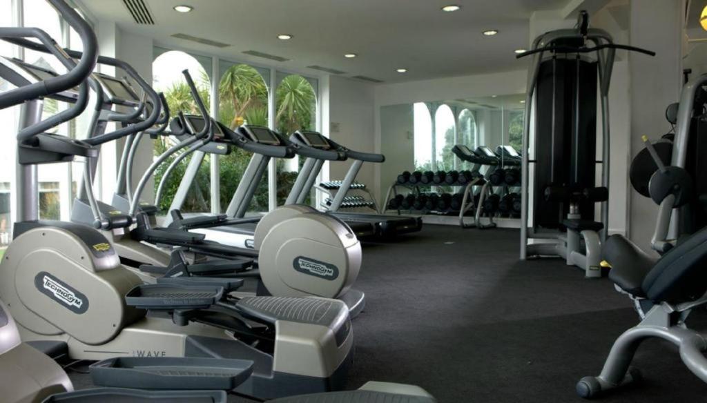 Fitness centrum a/nebo fitness zařízení v ubytování Royal Bath Hotel & Spa Bournemouth