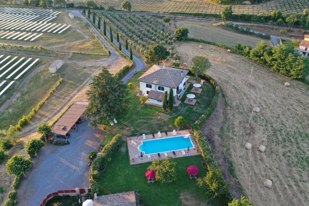 an aerial view of a estate with a swimming pool at Il Raggio di Sole in Bagnoregio